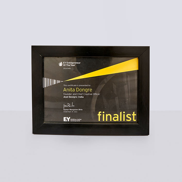 SUSTAINABLE FASHION AWARD